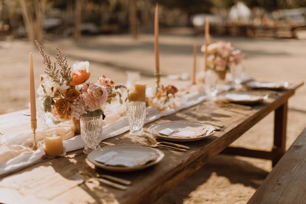 Décoration de mariage écoresponsable avec matières naturelles et fleurs séchées