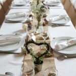 Décoration de mariage champêtre chic avec fleurs séchées et bougies